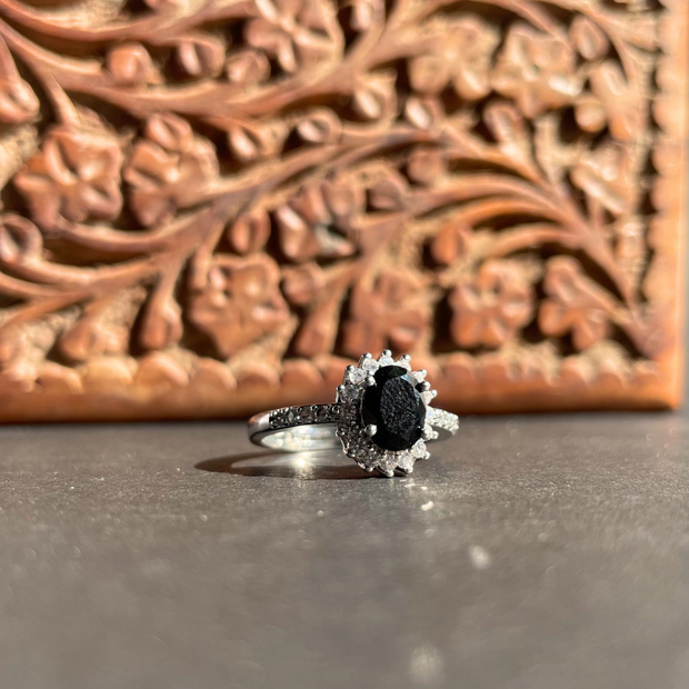 Midnight Majesty Black Halo Oval Stone Ring (KCJ0008))